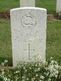 Reichswald Forest War Cemetery - Le Roy, Dennis